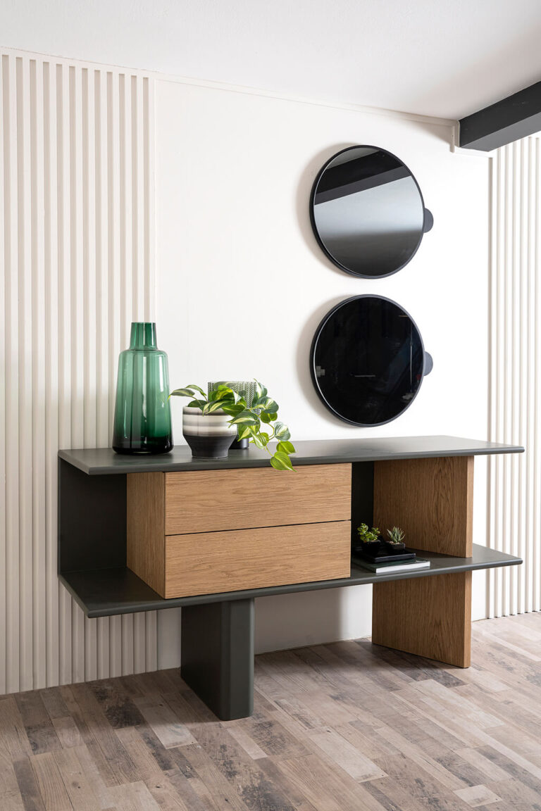CUTE CONSOLE UNIT